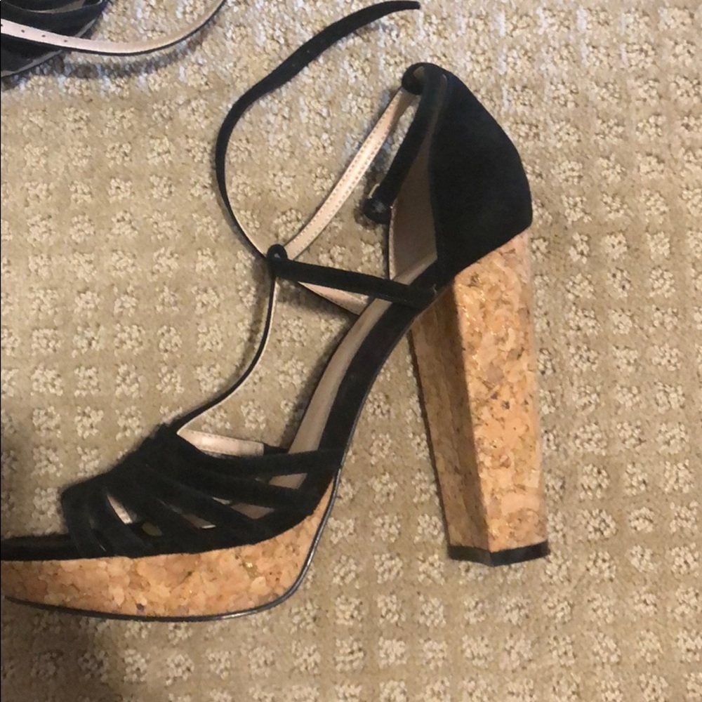 Heels - Picture 2 of 3